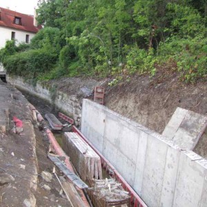 01_Chrudim – rekonstrukce opěrné zdi náhonu na náměstí U Vodárny a v ulici Na Sádkách.